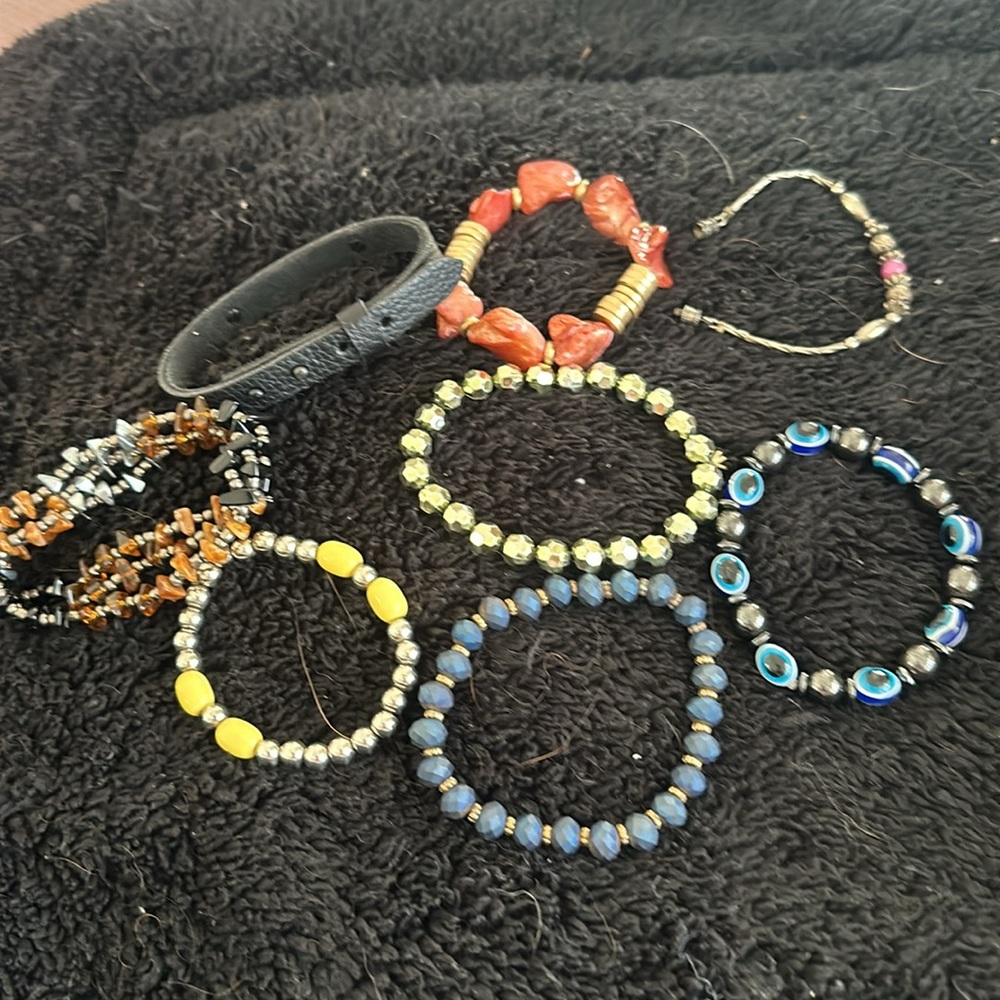 Bracelets - Picture 2 of 4